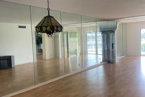 Condo in Atlantis, Florida, 3 bedrooms  № 2400508 - photo 18