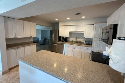 House in Sarasota, Florida 3 bedrooms, 255.67 sq.m. № 1750059 - photo 10
