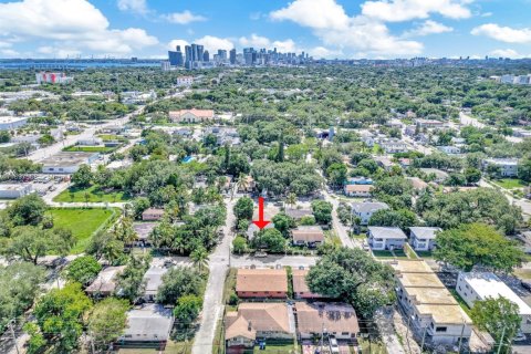Casa en alquiler en Miami, Florida, 2 dormitorios, 134.89 m2 № 1949116 - foto 11