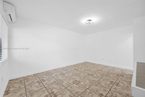 Casa en alquiler en Miami, Florida, 2 dormitorios, 134.89 m2 № 1949116 - foto 28