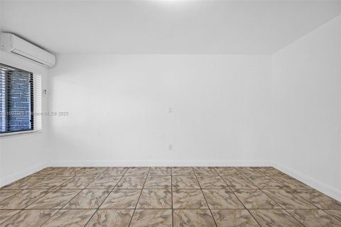 Casa en alquiler en Miami, Florida, 2 dormitorios, 134.89 m2 № 1949116 - foto 13