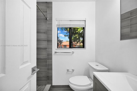 Casa en alquiler en Miami, Florida, 2 dormitorios, 134.89 m2 № 1949116 - foto 22
