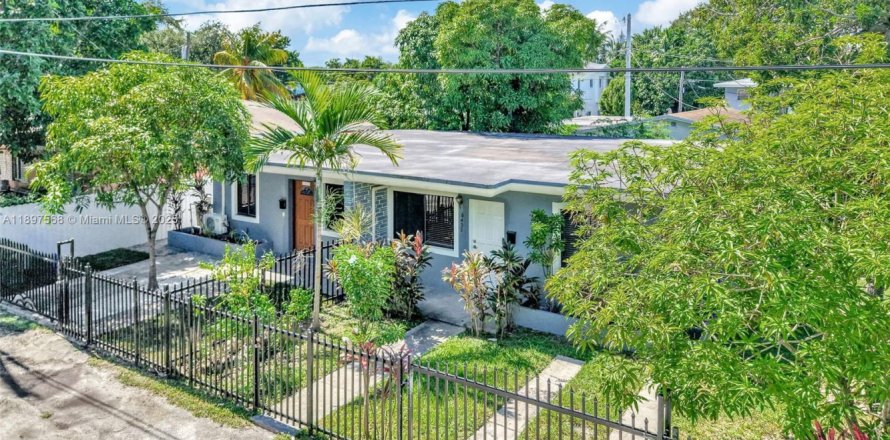 Casa en Miami, Florida 2 dormitorios, 134.89 m2 № 1949116
