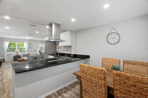 Casa en venta en Clearwater, Florida, 3 dormitorios, 92.16 m2 № 1640431 - foto 14