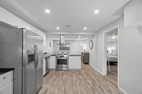 Casa en venta en Clearwater, Florida, 3 dormitorios, 92.16 m2 № 1640431 - foto 11