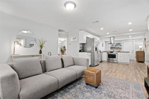 Casa en venta en Clearwater, Florida, 3 dormitorios, 92.16 m2 № 1640431 - foto 8