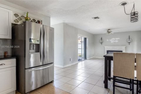 Купить виллу или дом в Холливуд, Флорида 2 спальни, 81.94м2, № 2044881 - фото 8