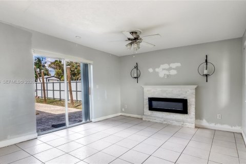 Купить виллу или дом в Холливуд, Флорида 2 спальни, 81.94м2, № 2044881 - фото 4