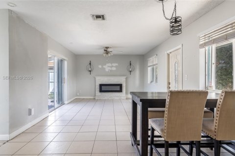 Купить виллу или дом в Холливуд, Флорида 2 спальни, 81.94м2, № 2044881 - фото 9