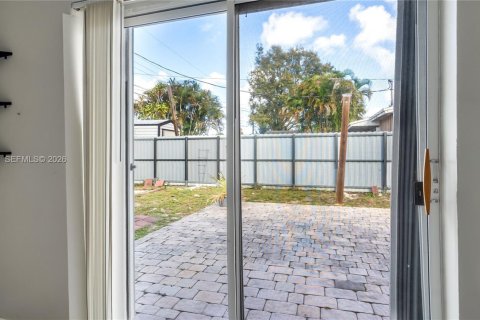 Купить виллу или дом в Холливуд, Флорида 2 спальни, 81.94м2, № 2044881 - фото 17