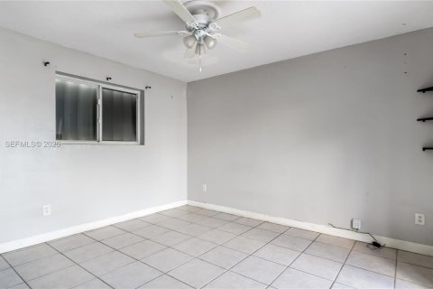 Купить виллу или дом в Холливуд, Флорида 2 спальни, 81.94м2, № 2044881 - фото 14