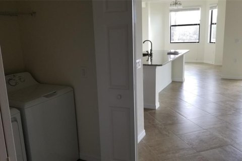 Снять в аренду кондоминиум в Брейдентон, Флорида 3 комнаты, 106.09м2, № 1828613 - фото 5