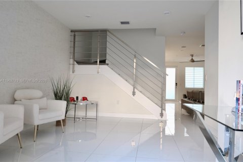 Touwnhouse à vendre à Doral, Floride: 4 chambres, 168.34 m2 № 2024128 - photo 2