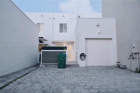 Touwnhouse à vendre à Doral, Floride: 4 chambres, 168.34 m2 № 2024128 - photo 14