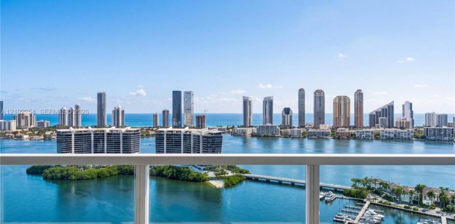 Condo à Aventura, Floride, 3 chambres  № 2405987