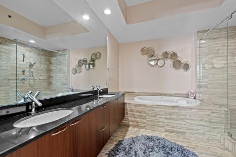 Copropriété à vendre à Sunny Isles Beach, Floride: 2 chambres, 171.59 m2 № 2034932 - photo 23