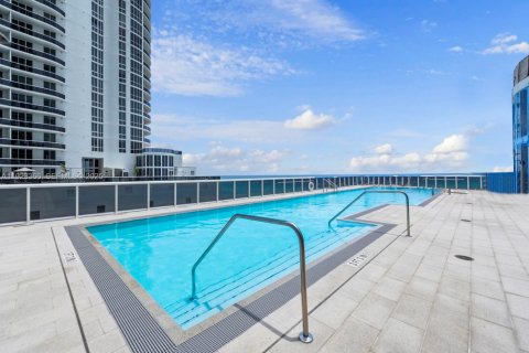 Copropriété à vendre à Sunny Isles Beach, Floride: 2 chambres, 171.59 m2 № 2034932 - photo 2