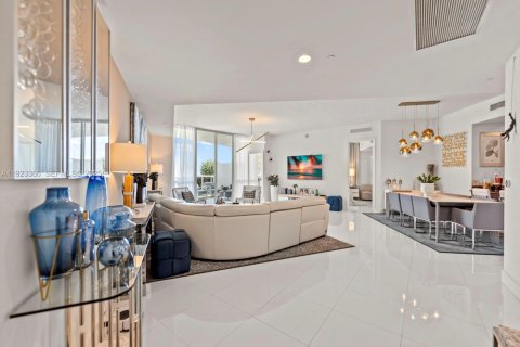 Copropriété à vendre à Sunny Isles Beach, Floride: 2 chambres, 171.59 m2 № 2034932 - photo 15