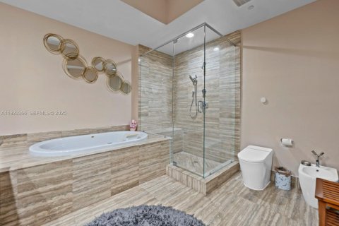 Copropriété à vendre à Sunny Isles Beach, Floride: 2 chambres, 171.59 m2 № 2034932 - photo 21