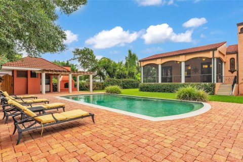 House in Winter Haven, Florida 4 bedrooms, 535.3 sq.m. № 1914450 - photo 22