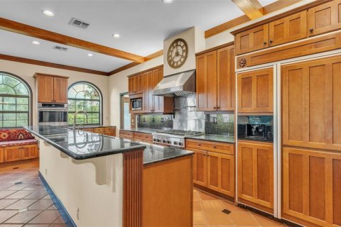 House in Winter Haven, Florida 4 bedrooms, 535.3 sq.m. № 1914450 - photo 13
