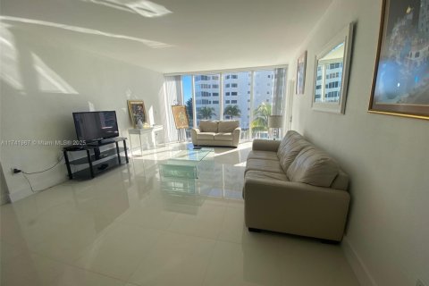 Copropriété à louer à Bal Harbour, Floride: 1 chambre, 83.24 m2 № 1696130 - photo 3