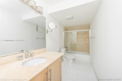 Copropriété à louer à Bal Harbour, Floride: 1 chambre, 83.24 m2 № 1696130 - photo 15