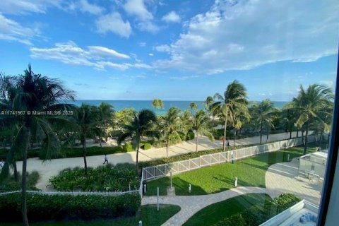 Copropriété à louer à Bal Harbour, Floride: 1 chambre, 83.24 m2 № 1696130 - photo 11
