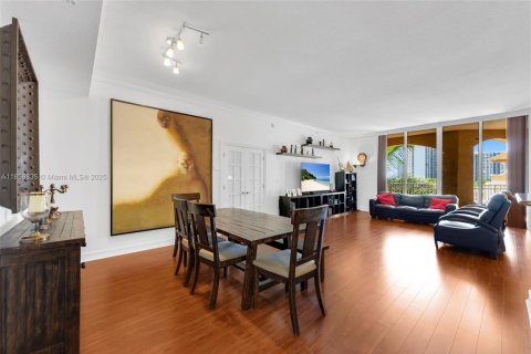 Condo in Aventura, Florida, 2 bedrooms  № 2019428 - photo 6