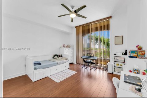 Condo in Aventura, Florida, 2 bedrooms  № 2019428 - photo 17