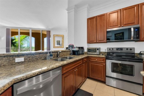 Condo in Aventura, Florida, 2 bedrooms  № 2019428 - photo 2