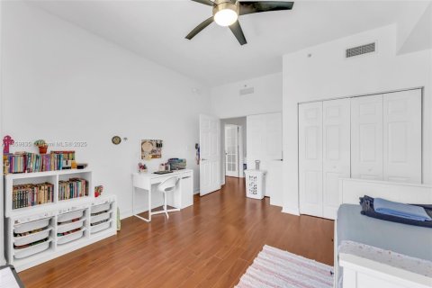 Condo in Aventura, Florida, 2 bedrooms  № 2019428 - photo 10