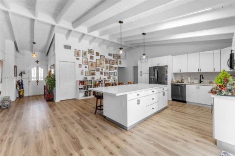 Casa en venta en Miami, Florida, 4 dormitorios, 183.76 m2 № 1864937 - foto 10