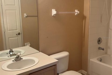 Townhouse in Kissimmee, Florida 2 bedrooms, 140.47 sq.m. № 1903295 - photo 20