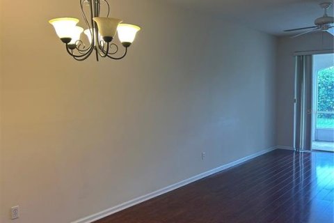 Townhouse in Kissimmee, Florida 2 bedrooms, 140.47 sq.m. № 1903295 - photo 12