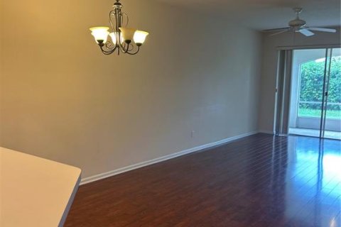 Townhouse in Kissimmee, Florida 2 bedrooms, 140.47 sq.m. № 1903295 - photo 25