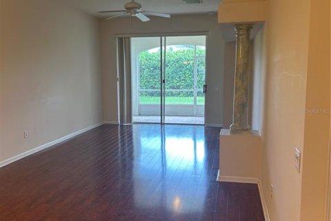 Townhouse in Kissimmee, Florida 2 bedrooms, 140.47 sq.m. № 1903295 - photo 5