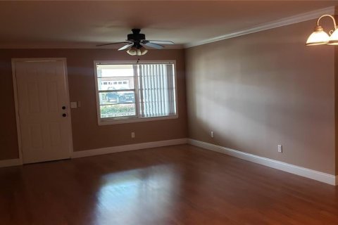 Townhouse in Ocala, Florida 2 bedrooms, 116.03 sq.m. № 2148956 - photo 3
