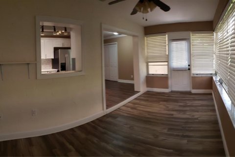 Townhouse in Ocala, Florida 2 bedrooms, 116.03 sq.m. № 2148956 - photo 10