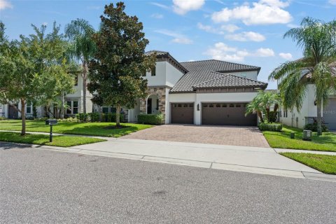 House in Orlando, Florida 7 bedrooms, 498.33 sq.m. № 2329770