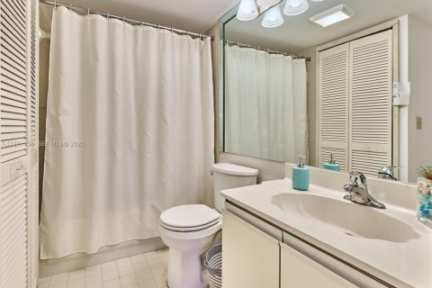 Condo in Boynton Beach, Florida, 2 bedrooms № 2033018 - photo 20
