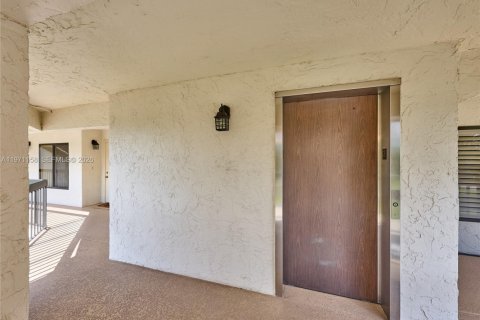 Condo in Boynton Beach, Florida, 2 bedrooms № 2033018 - photo 9