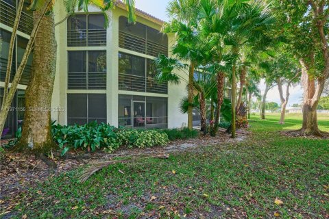 Condo in Boynton Beach, Florida, 2 bedrooms № 2033018 - photo 12