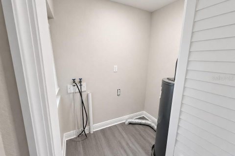 Villa ou maison à louer à Bradenton, Floride: 2 chambres, 114.46 m2 № 2415069 - photo 6