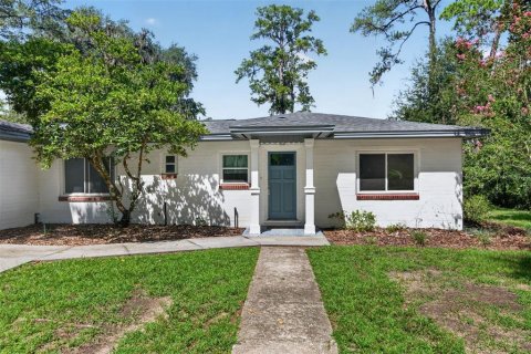 House in Gainesville, Florida 6 bedrooms, 175.96 sq.m. № 2291938
