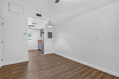 Casa en venta en Gainesville, Florida, 6 dormitorios, 175.96 m2 № 2291938 - foto 10