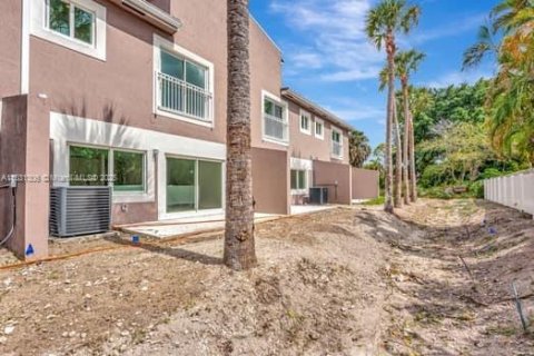 Condominio en venta en Coral Springs, Florida, 3 dormitorios, 151.71 m2 № 2077247 - foto 28