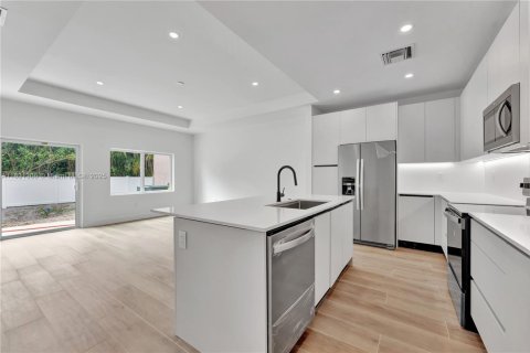 Condominio en venta en Coral Springs, Florida, 3 dormitorios, 151.71 m2 № 2077247 - foto 6