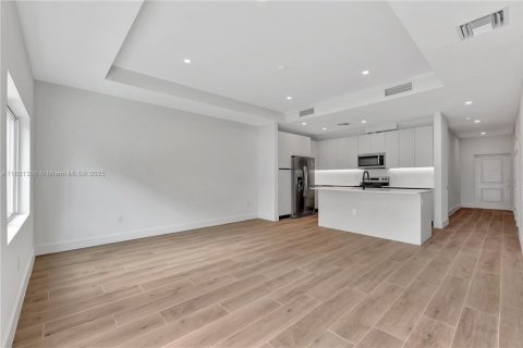Condominio en venta en Coral Springs, Florida, 3 dormitorios, 151.71 m2 № 2077247 - foto 9