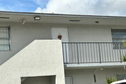 Condominio en venta en Sweetwater, Florida, 2 dormitorios, 76.18 m2 № 1976350 - foto 6